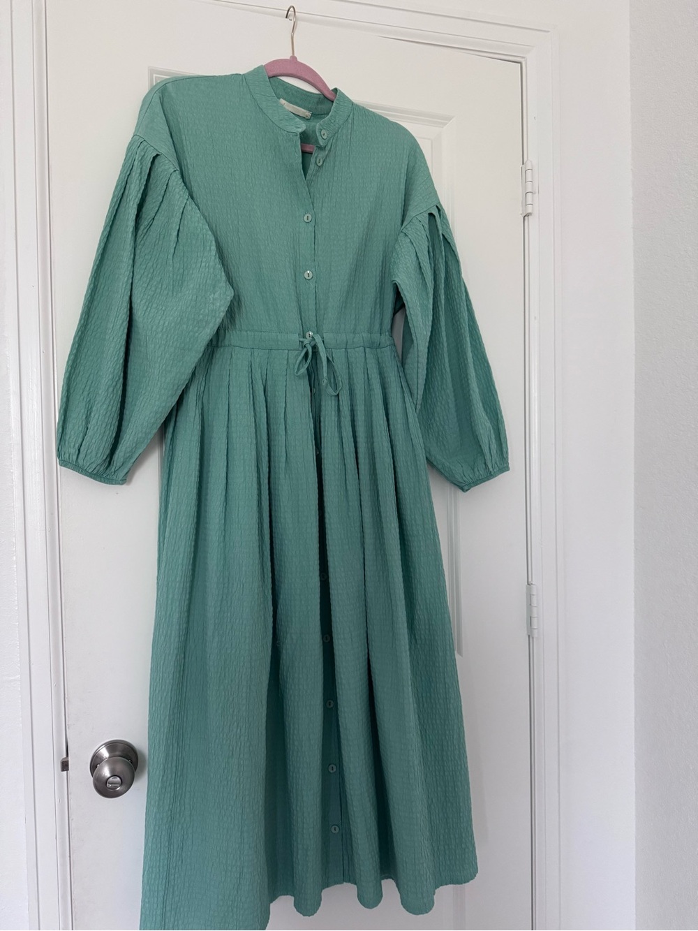 Button-Front Mint Green Women’s Dress with Tie Waist - Picture 4 of 4